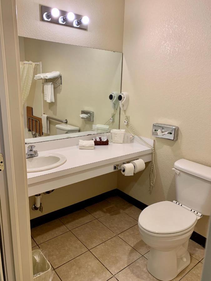 Candlelight Inn & Suites Hwy 69 near McAlester Eksteriør bilde
